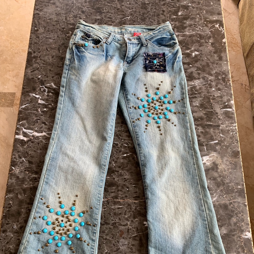 Vanilla Jeans With Turquoise Stones